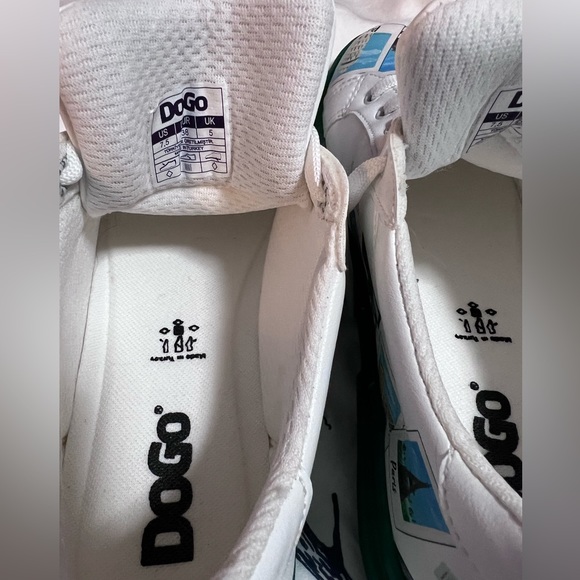 NWOT Dogo sneakers 7.5 - Picture 4 of 4